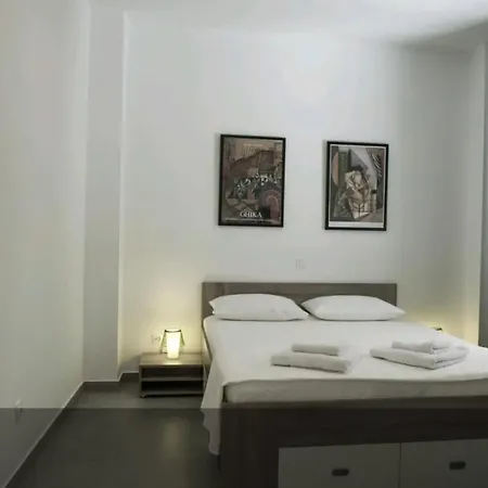 Syntagma Voulis Street Modern